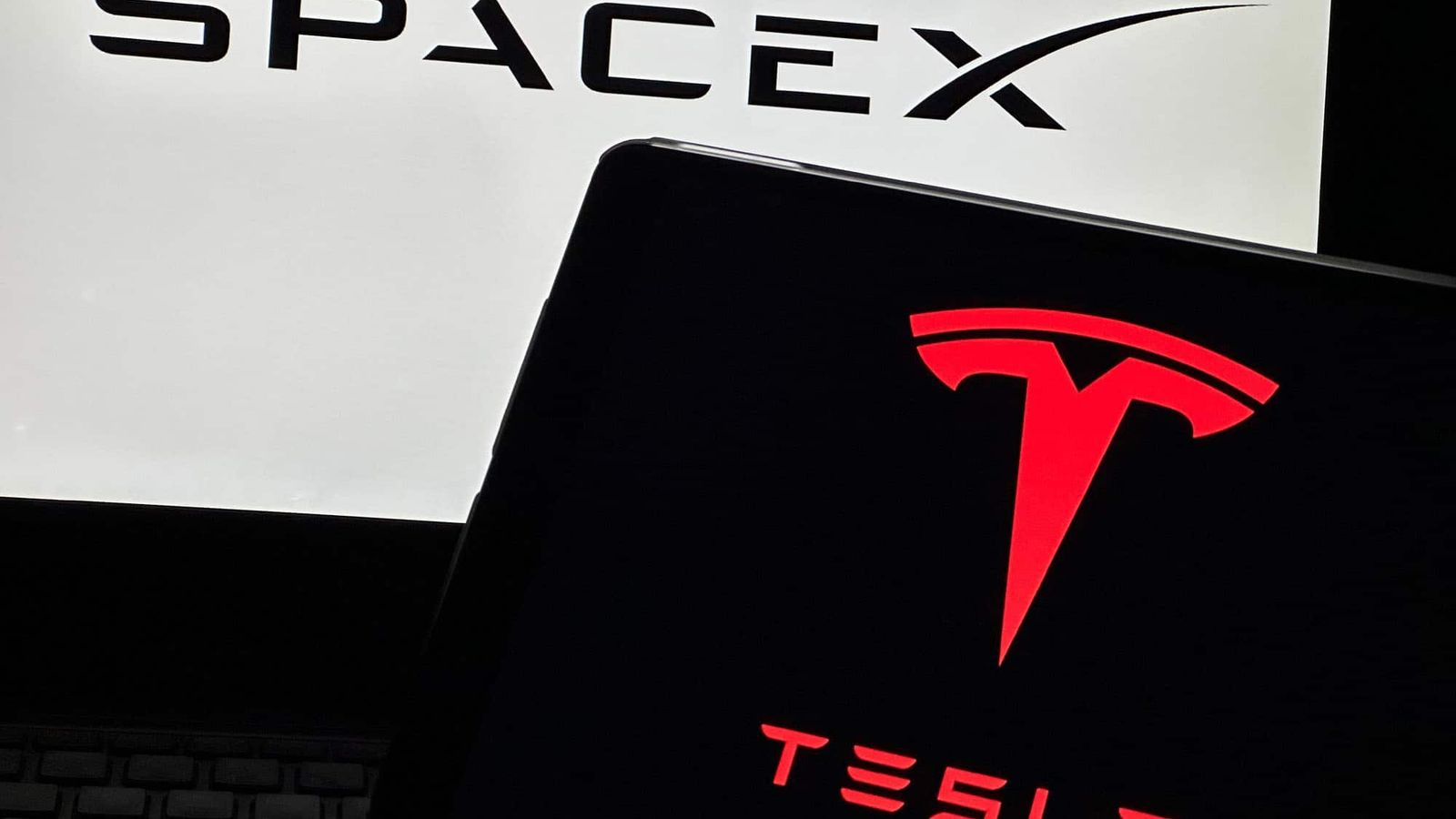 Tesla e SpaceX, uma só empresa? O jogo de Musk entra em nova fase