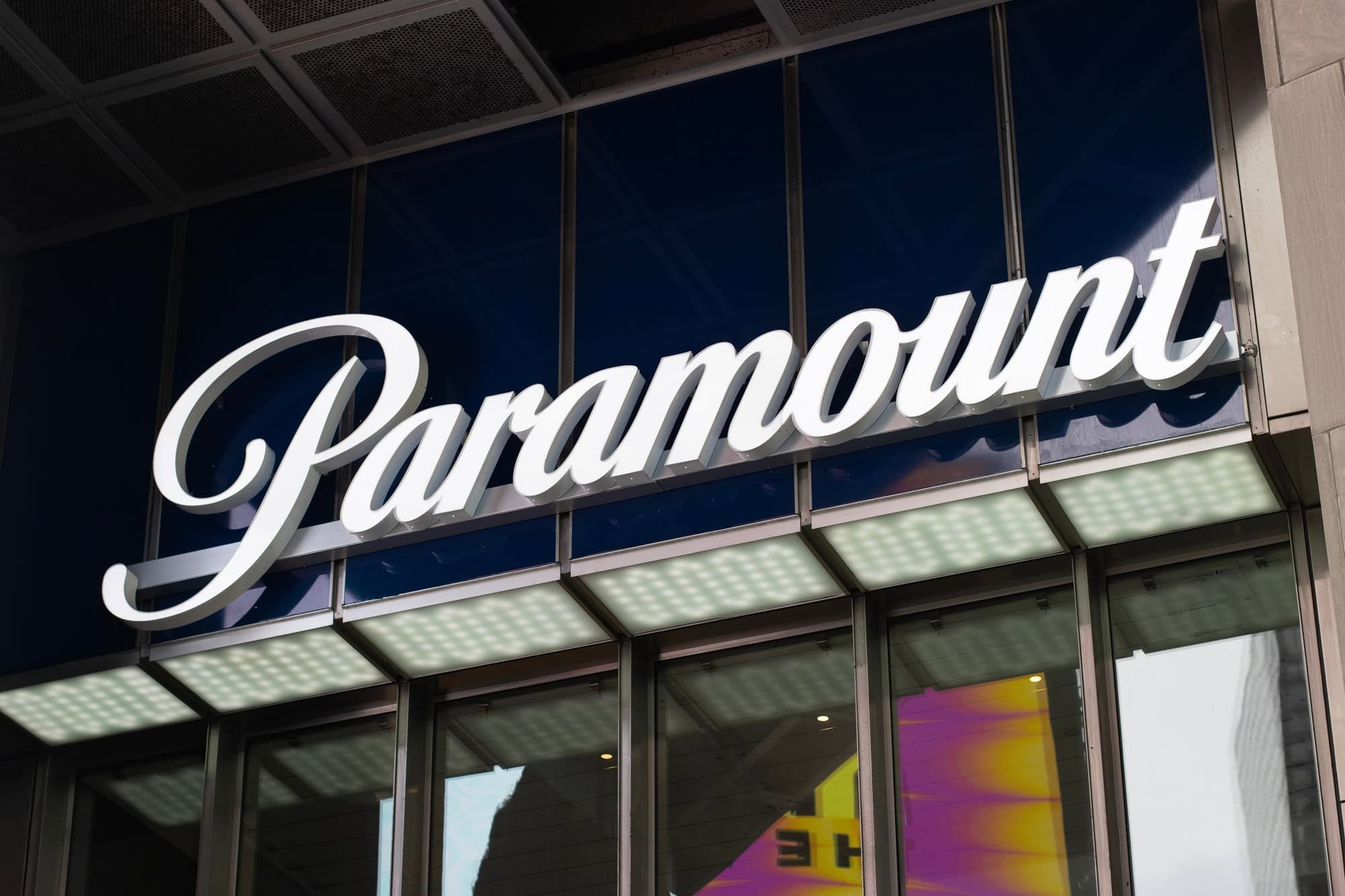 CMA investiga fusão de US$ 110 bilhões entre Paramount e Warner Bros