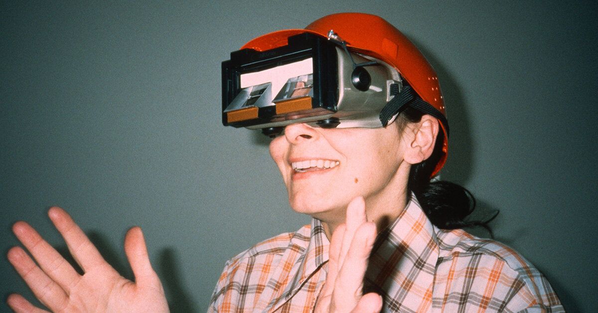Óculos de Höller invertem o mundo e a percepção