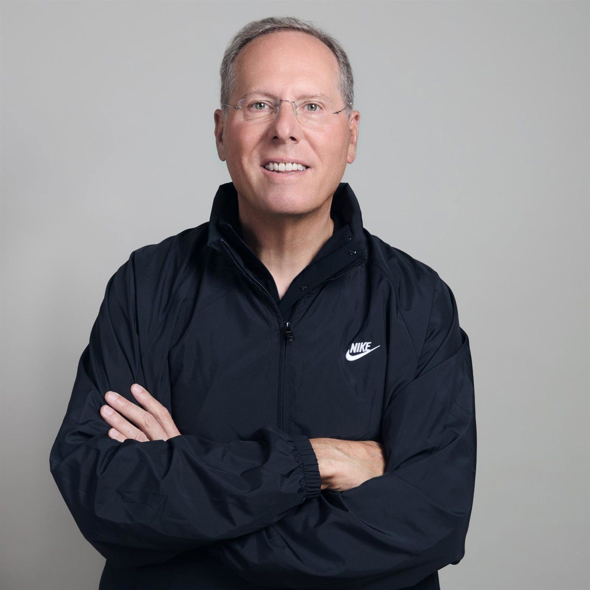 Nike contrata David Denton para liderar estratégia financeira