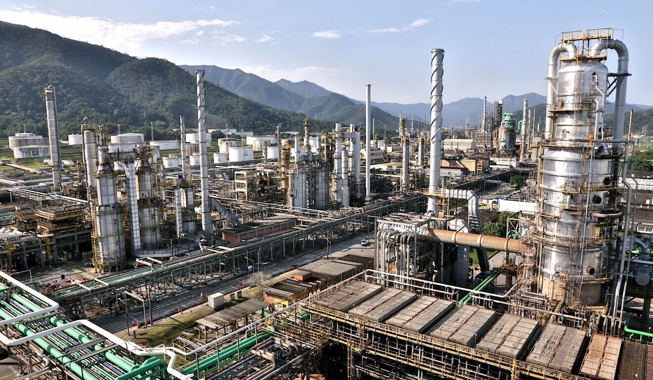 Petrobras libera R$ 6 bilhões para planta de combustíveis renováveis em Cubatão
