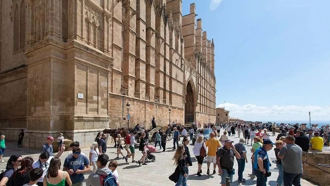 Economia das Baleares reverte desaceleração com turismo em alta