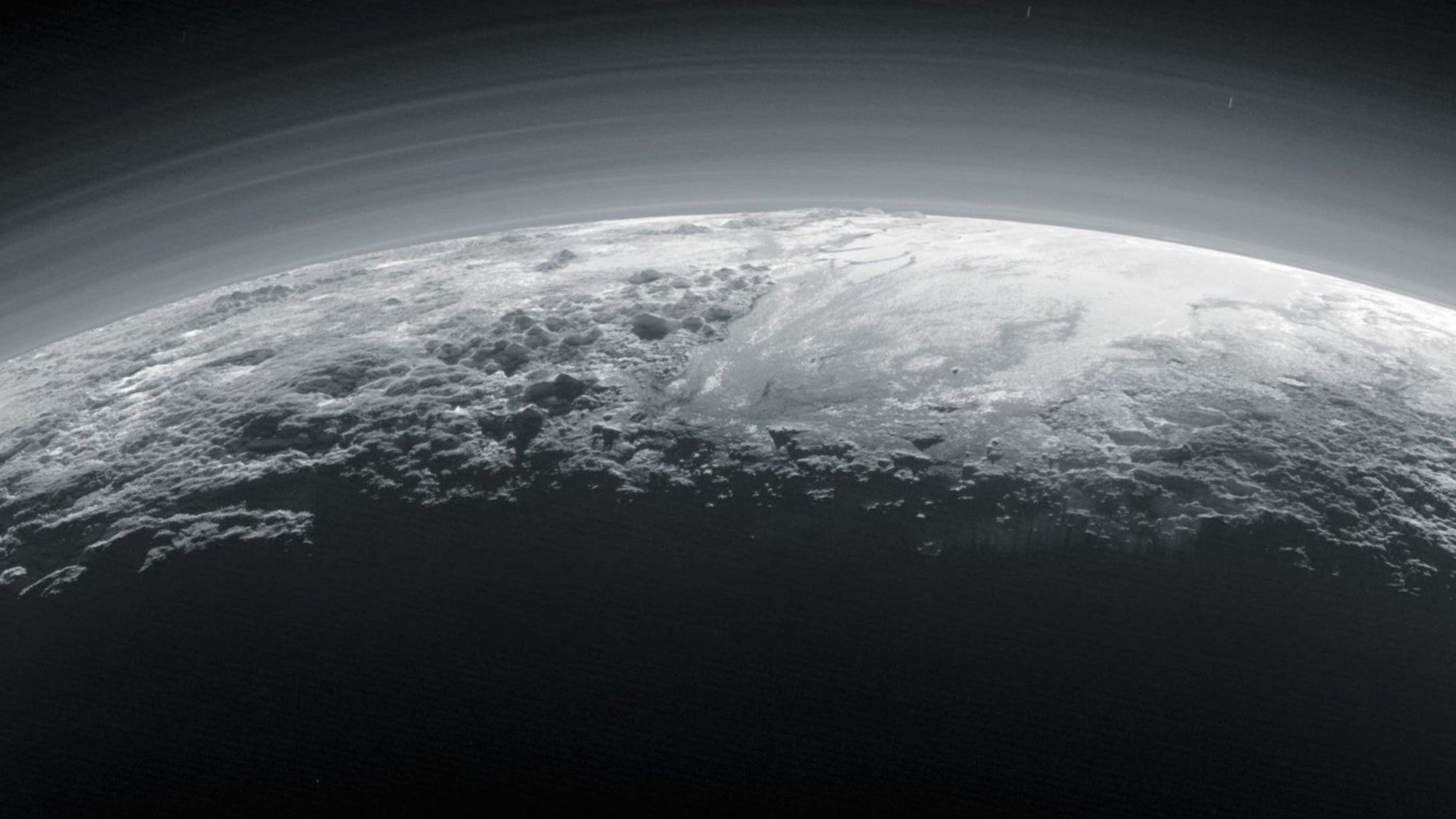 Plutão começa a congelar: um adeus à sua atmosfera