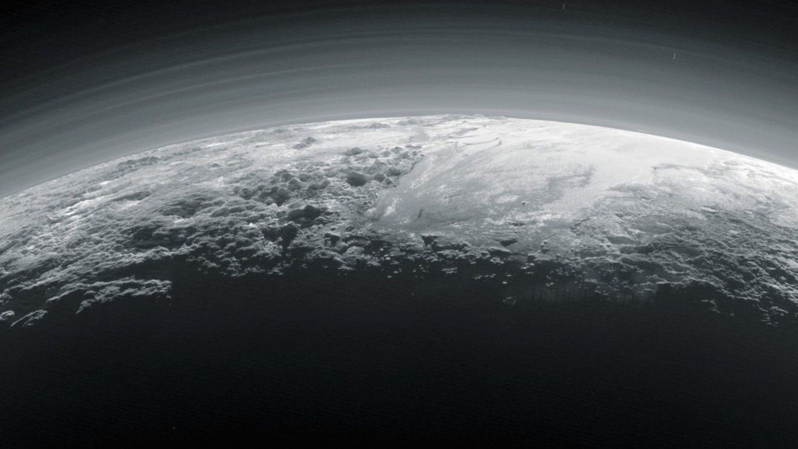 Plutão começa a congelar: um adeus à sua atmosfera