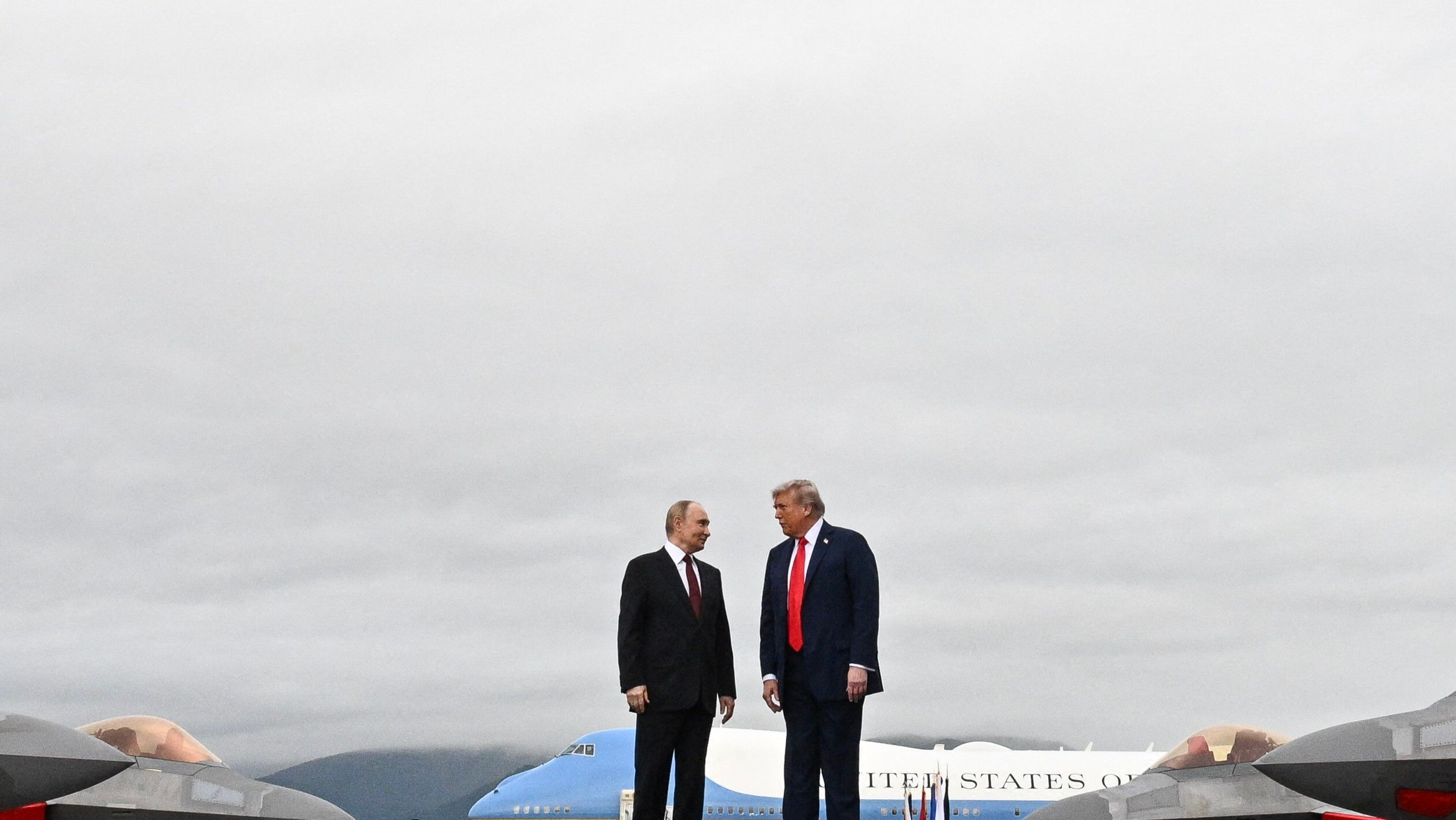 Trump vira aliado da Rússia e abala a ordem ocidental
