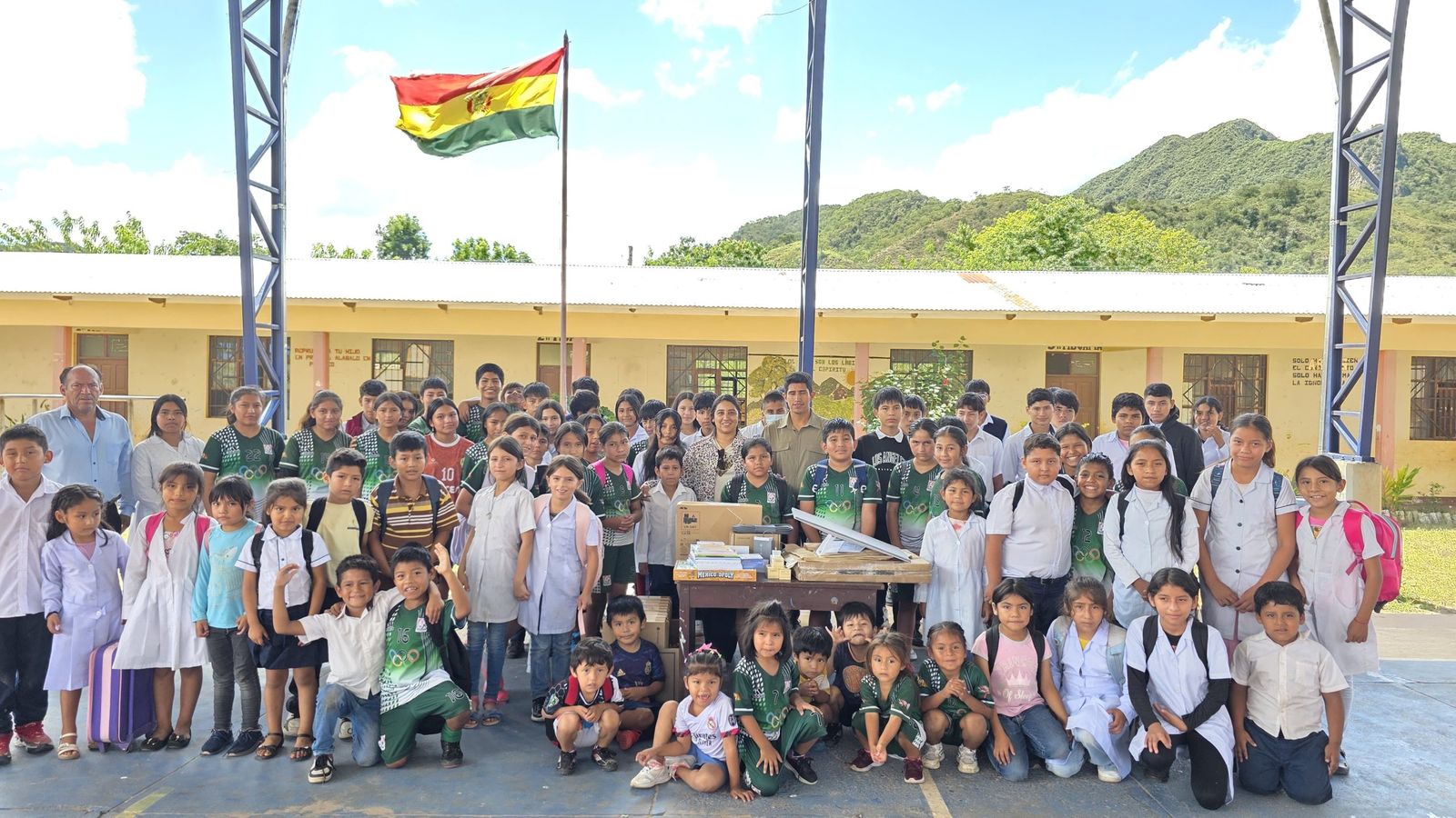 Starlink conecta 14 escolas remotas na Bolívia e acelera inclusão digital