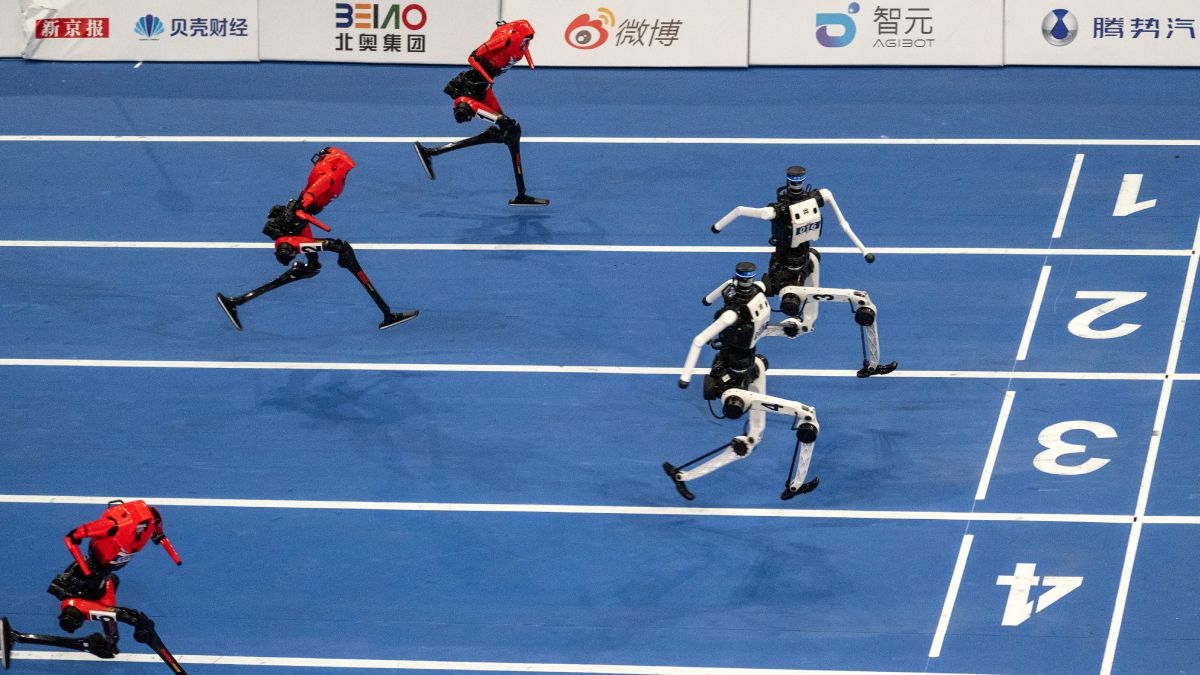 Pequim põe robôs para correr: o show e a realidade