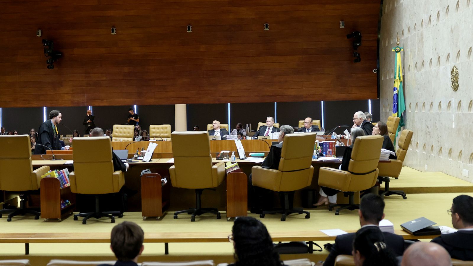 STF flexibiliza regras para pagamento de penduricalhos a magistrados