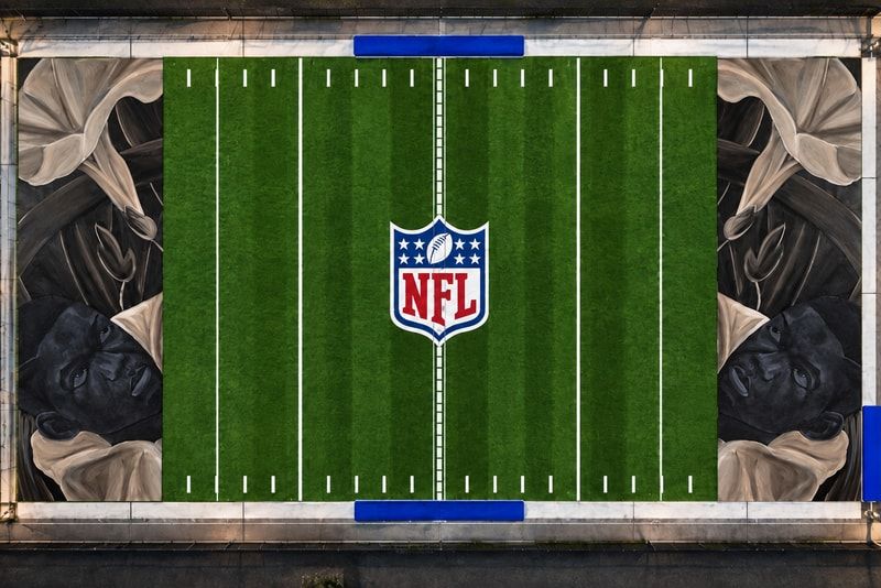 NFL transforma campos em arte com 'Color Field' em Paris e Miami
