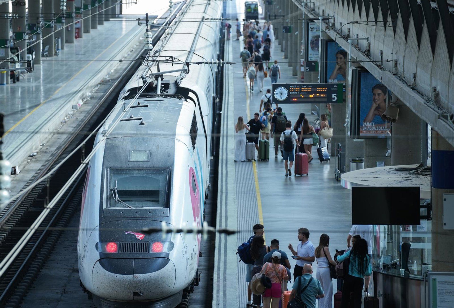 Ciberataque na Espanha: Renfe e Adif expõem dados de passageiros