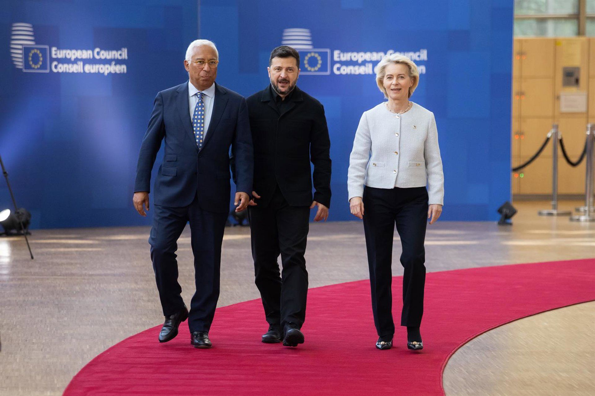 União Europeia libera 3,2 bilhões de euros para estabilizar economia da Ucrânia