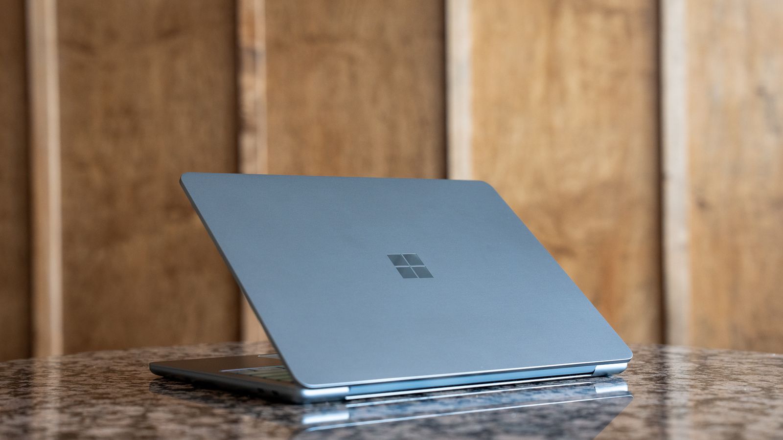 Microsoft corta memória de linhas Surface para reduzir preço de entrada