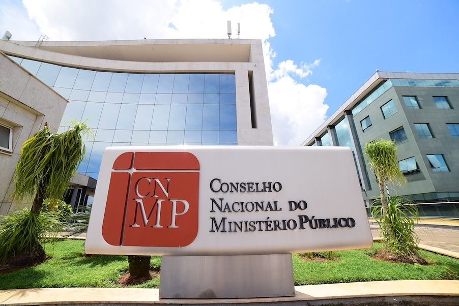 Custo da missão institucional — o debate sobre promotores na Copa do Mundo