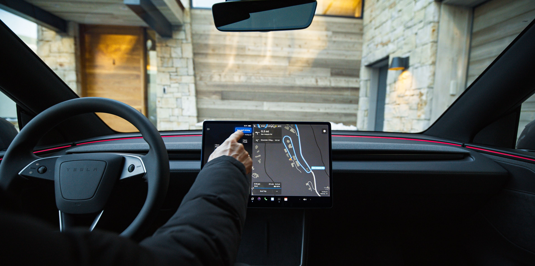 Musk promete novos recursos para o FSD da Tesla — foco em comandos por voz e estacionamento autônomo