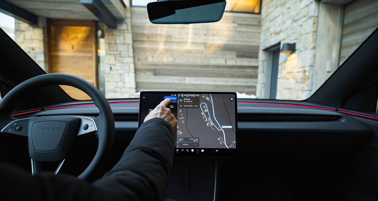 Musk promete novos recursos para o FSD da Tesla — foco em comandos por voz e estacionamento autônomo