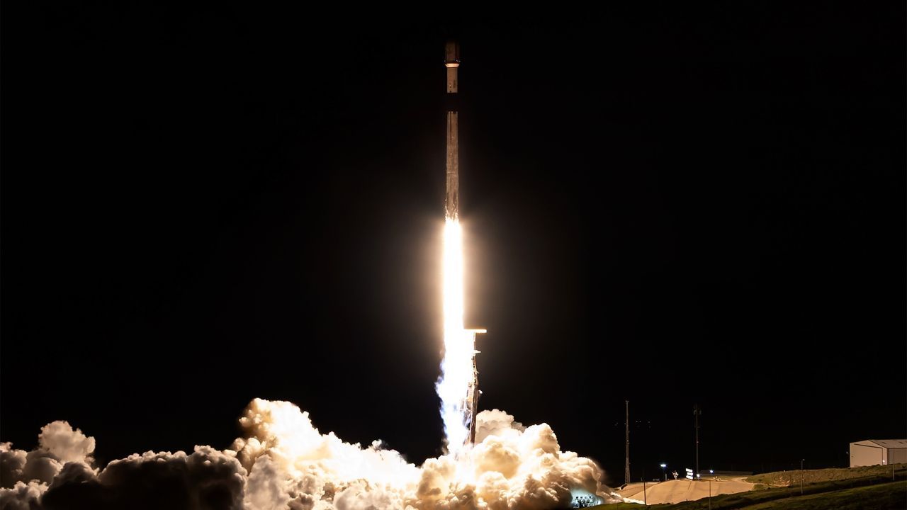 SpaceX dispara 24 novos satélites e consolida hegemonia da Starlink