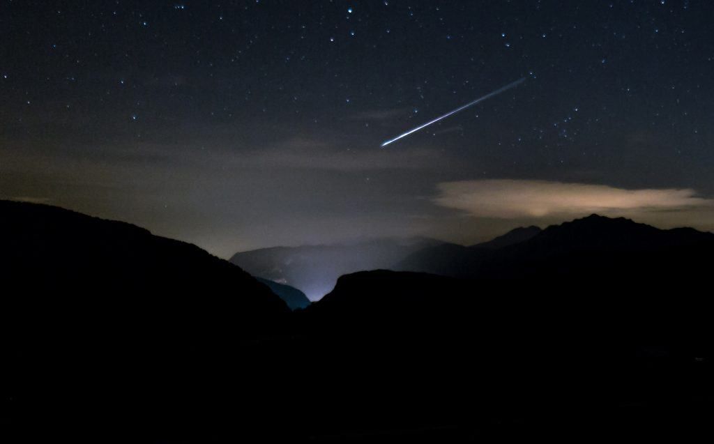 Duas chuvas de meteoros iluminam o céu nas próximas noites