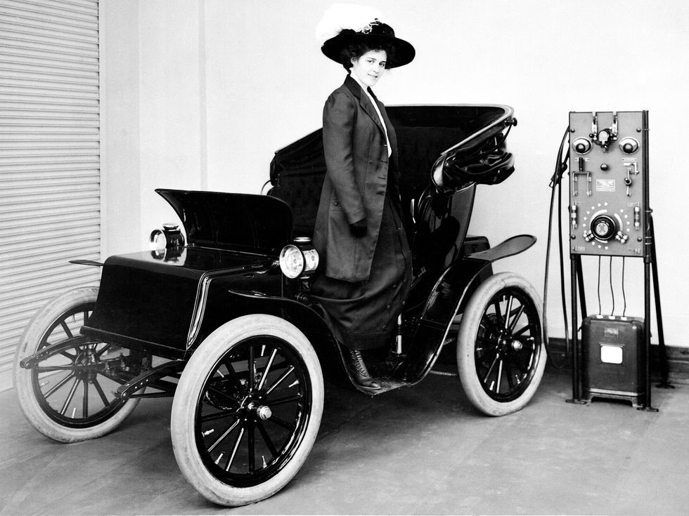 Carros elétricos: a tecnologia que o século XX pintou de rosa