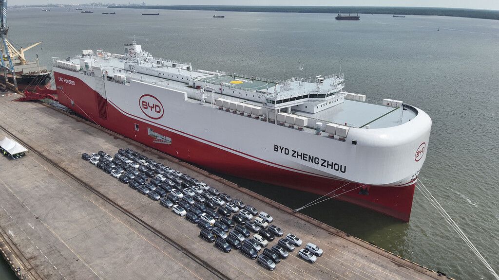 China lança 10 milhões de carros, mas faltam navios para exportar