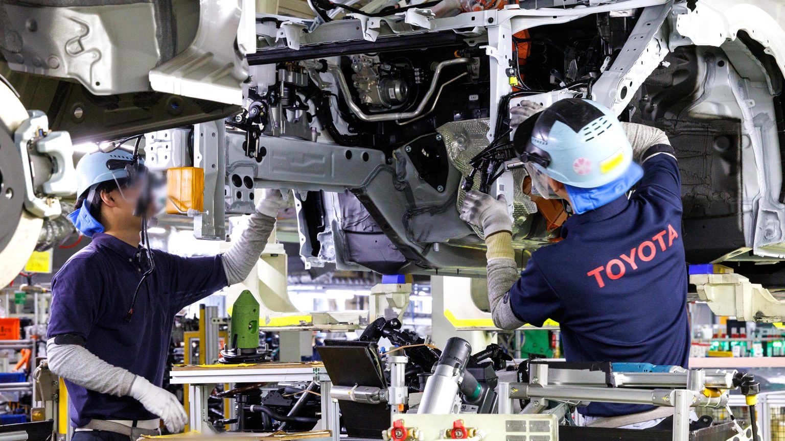 Toyota treina robôs com funcionários antes de investir US$ 6,4 bi em automação