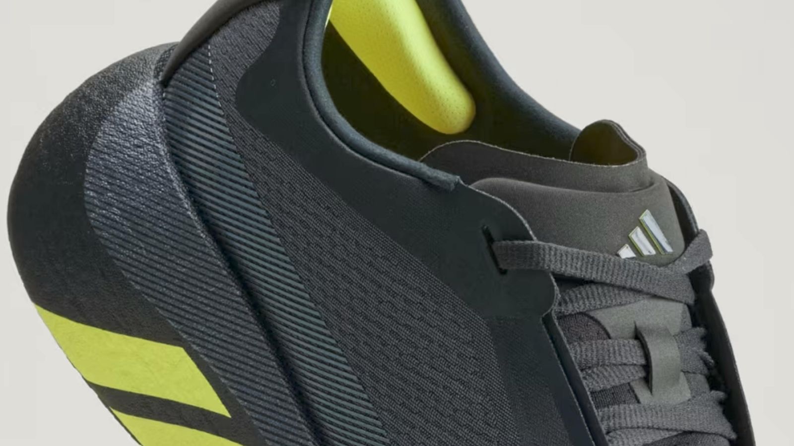 Adidas Hyperboost Edge redefine o limite entre engenharia aerodinâmica e calçado esportivo