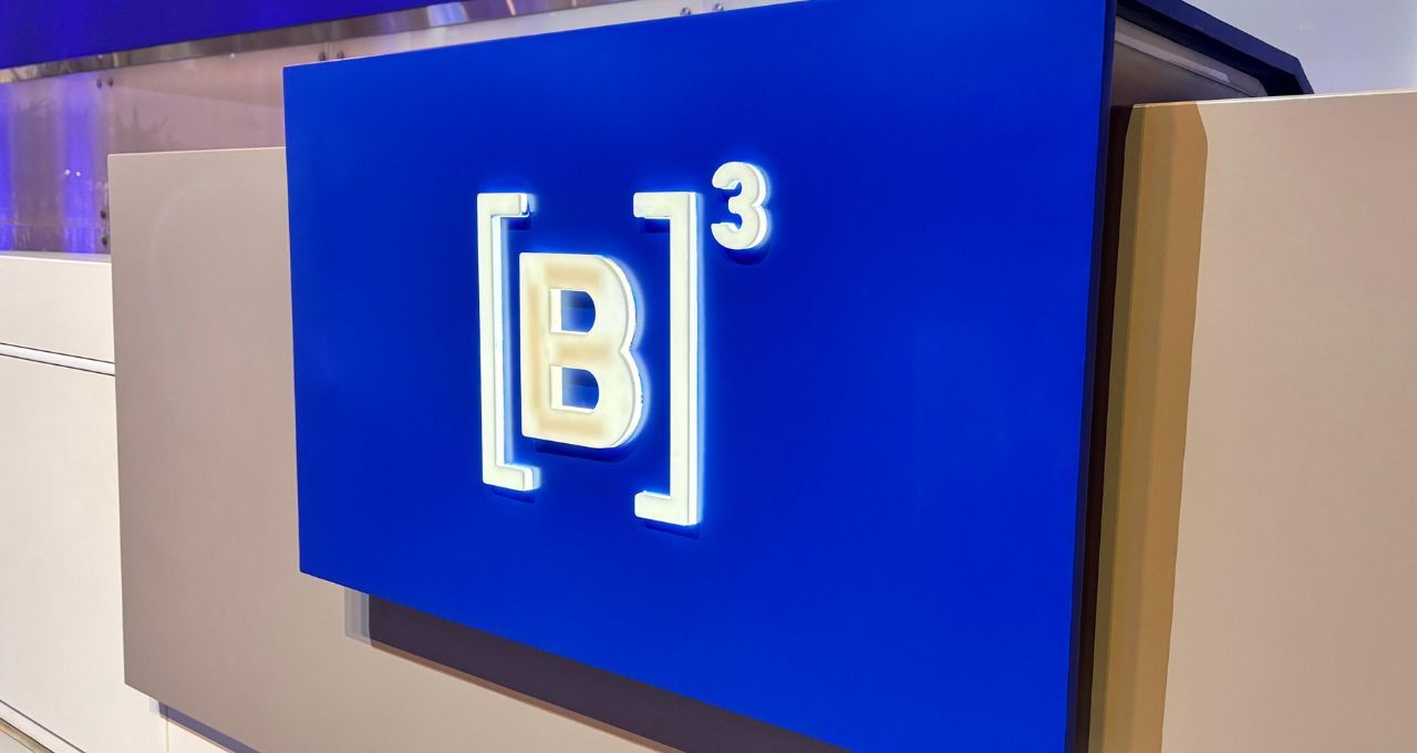 UBS eleva preço-alvo da B3; simulação do BTG vê potencial de lucro 25% maior