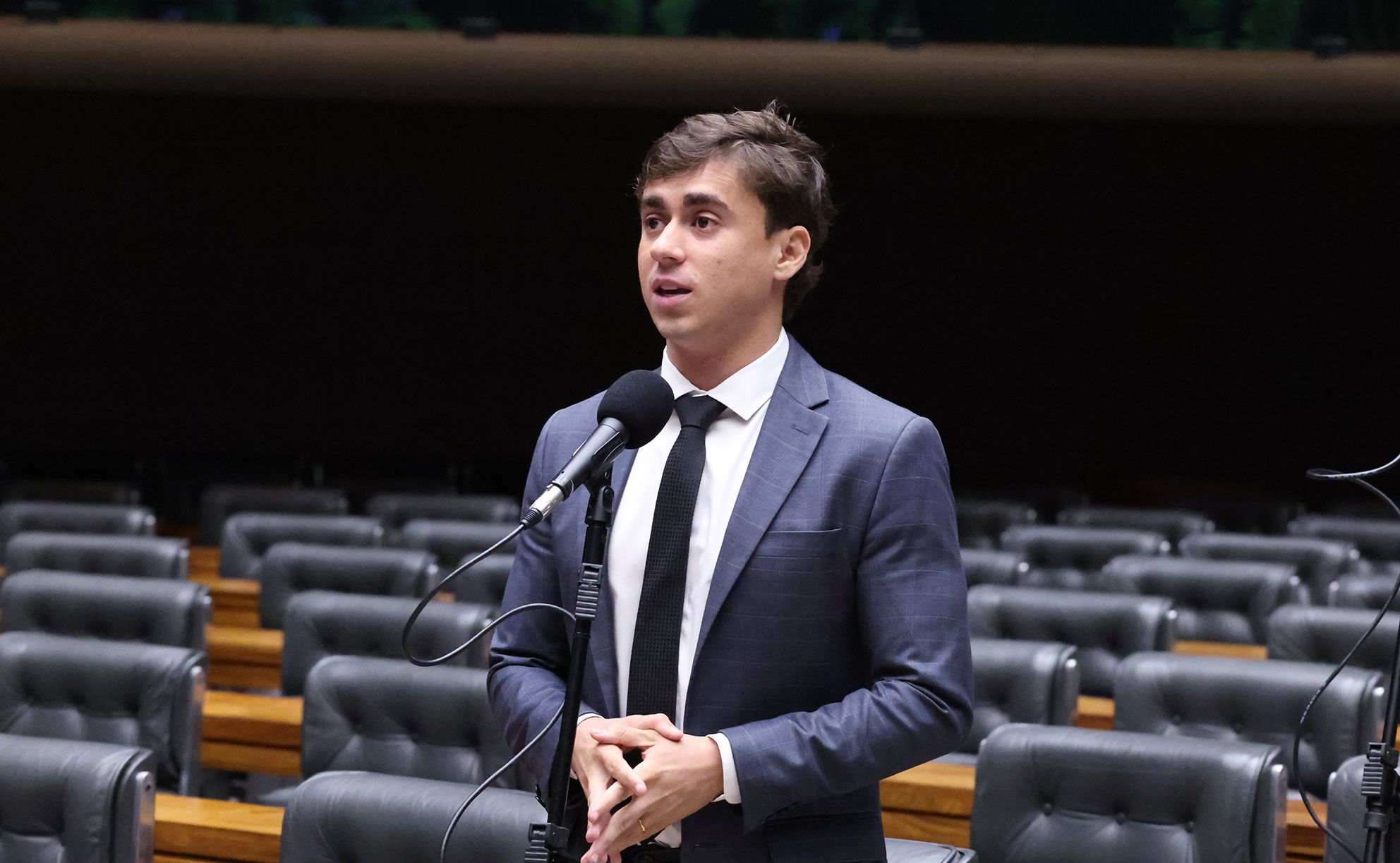 Direita domina engajamento de parlamentares nas redes — Nikolas Ferreira lidera com folga