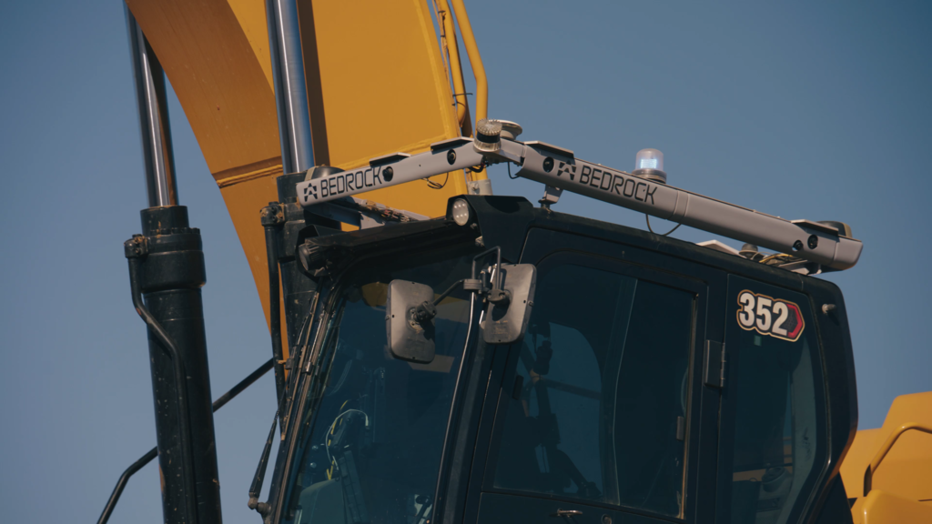 Bedrock Robotics levanta US$ 600 milhões para escavadeiras autônomas com IA