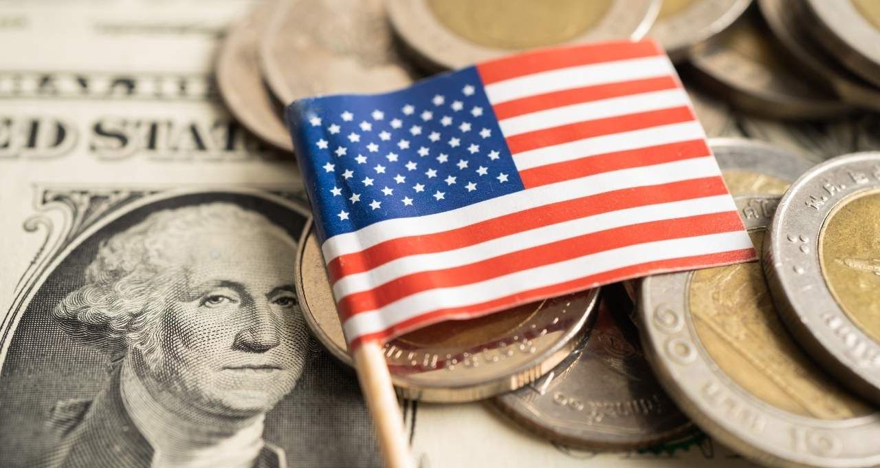 Inflação PCE atinge 4,1% e pressiona Fed a manter juros elevados
