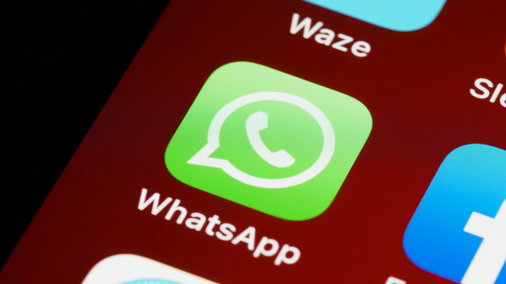 WhatsApp redesenha interface de conversas no iPhone