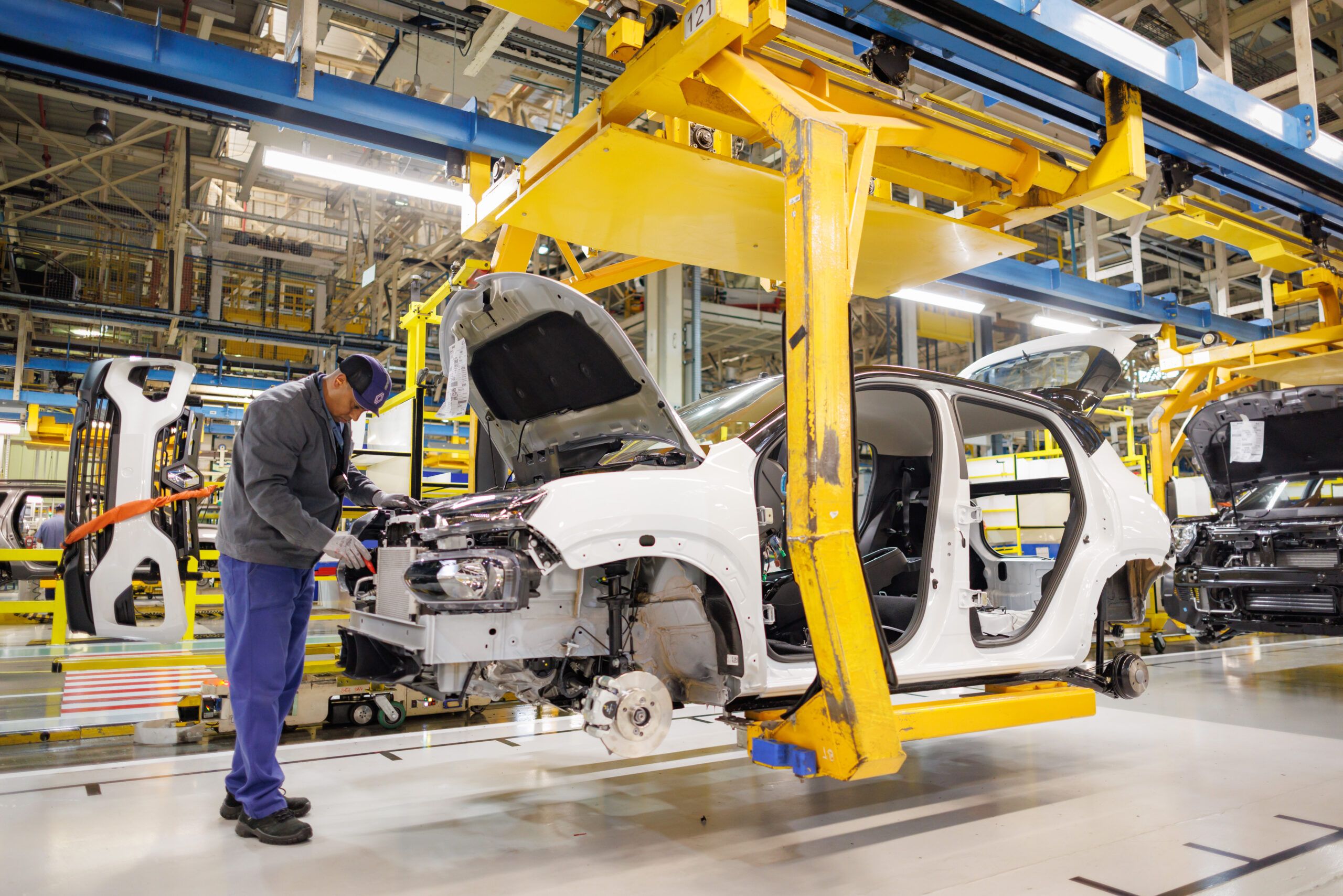 Siemens e IFS integram plataformas para otimizar ciclo industrial com IA