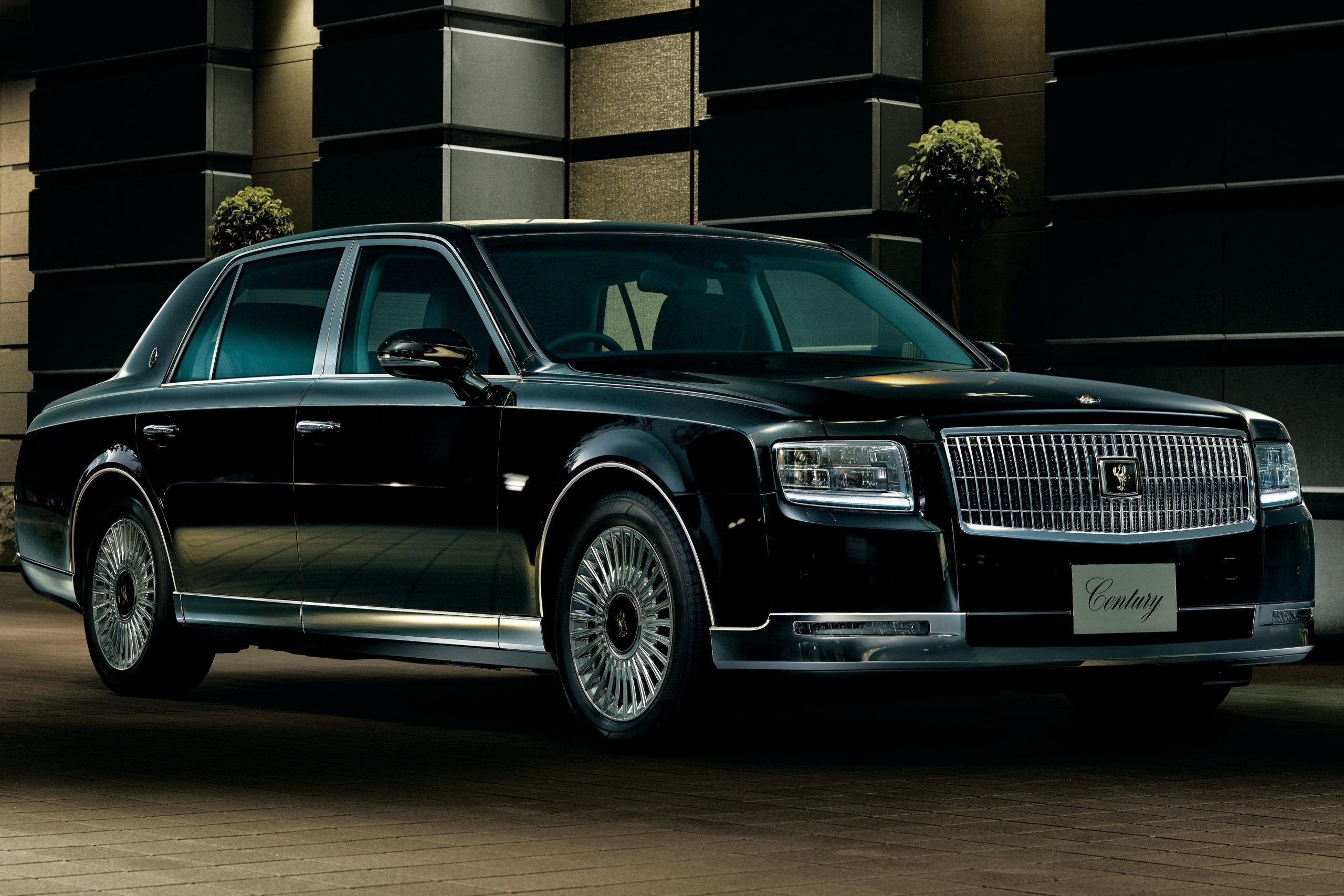 Relatos indicam que Toyota Century, o 'Rolls-Royce Japonês', chegará aos EUA em 2028