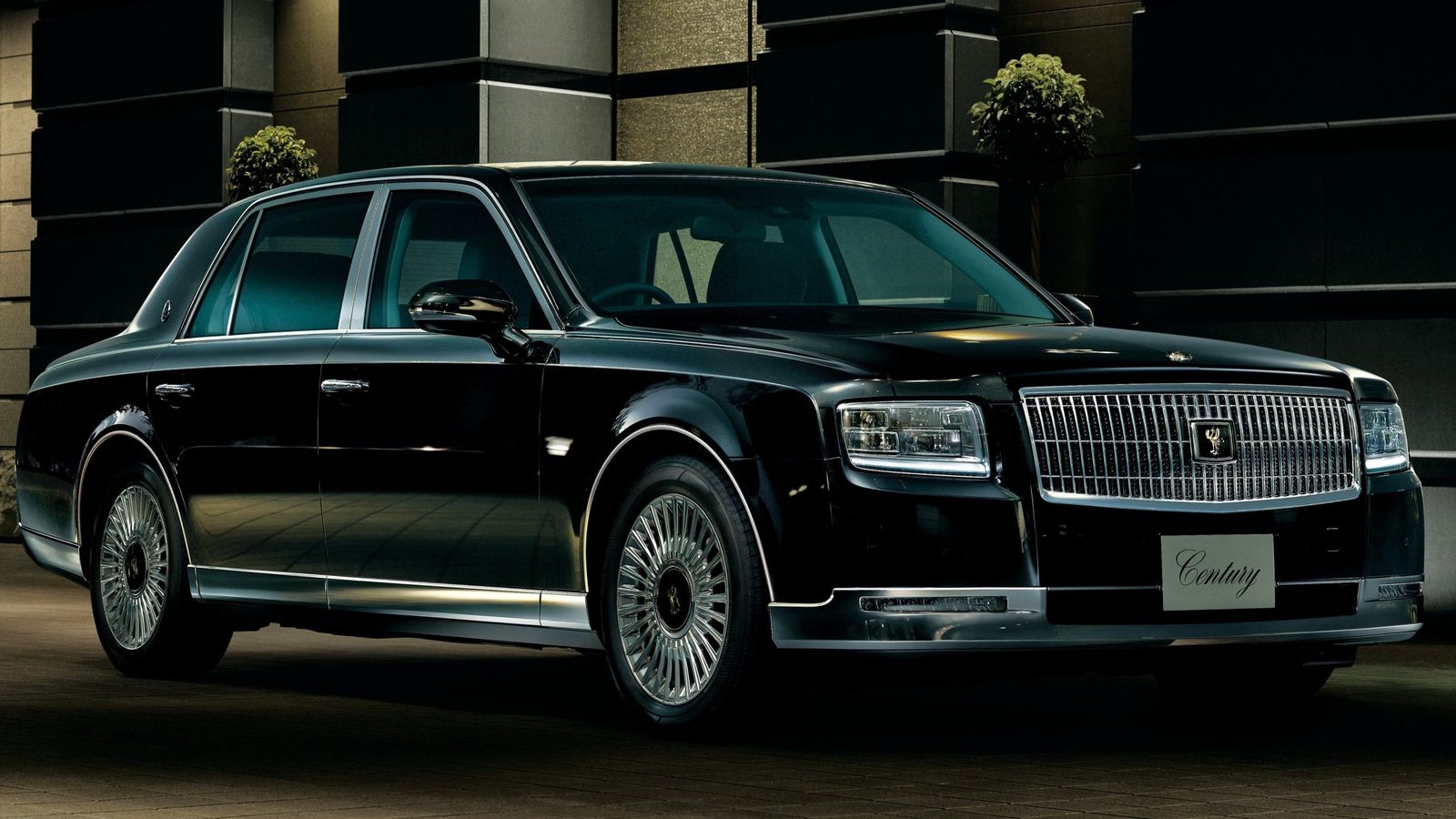 Relatos indicam que Toyota Century, o 'Rolls-Royce Japonês', chegará aos EUA em 2028