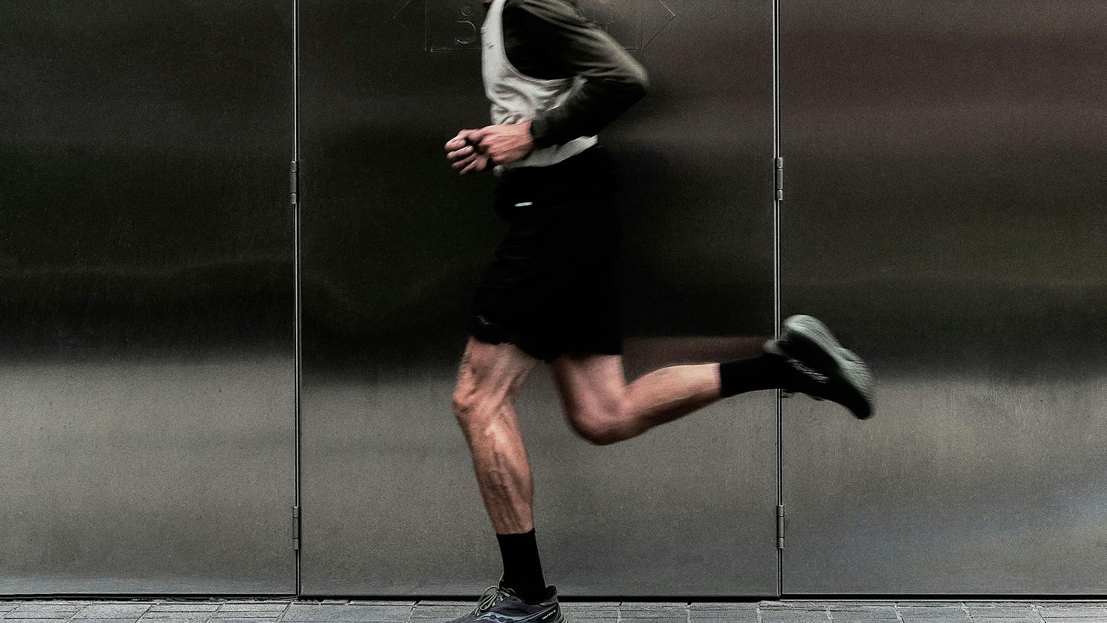 Geração Z renega o hype: Saucony lidera revolta contra o mercado de tênis