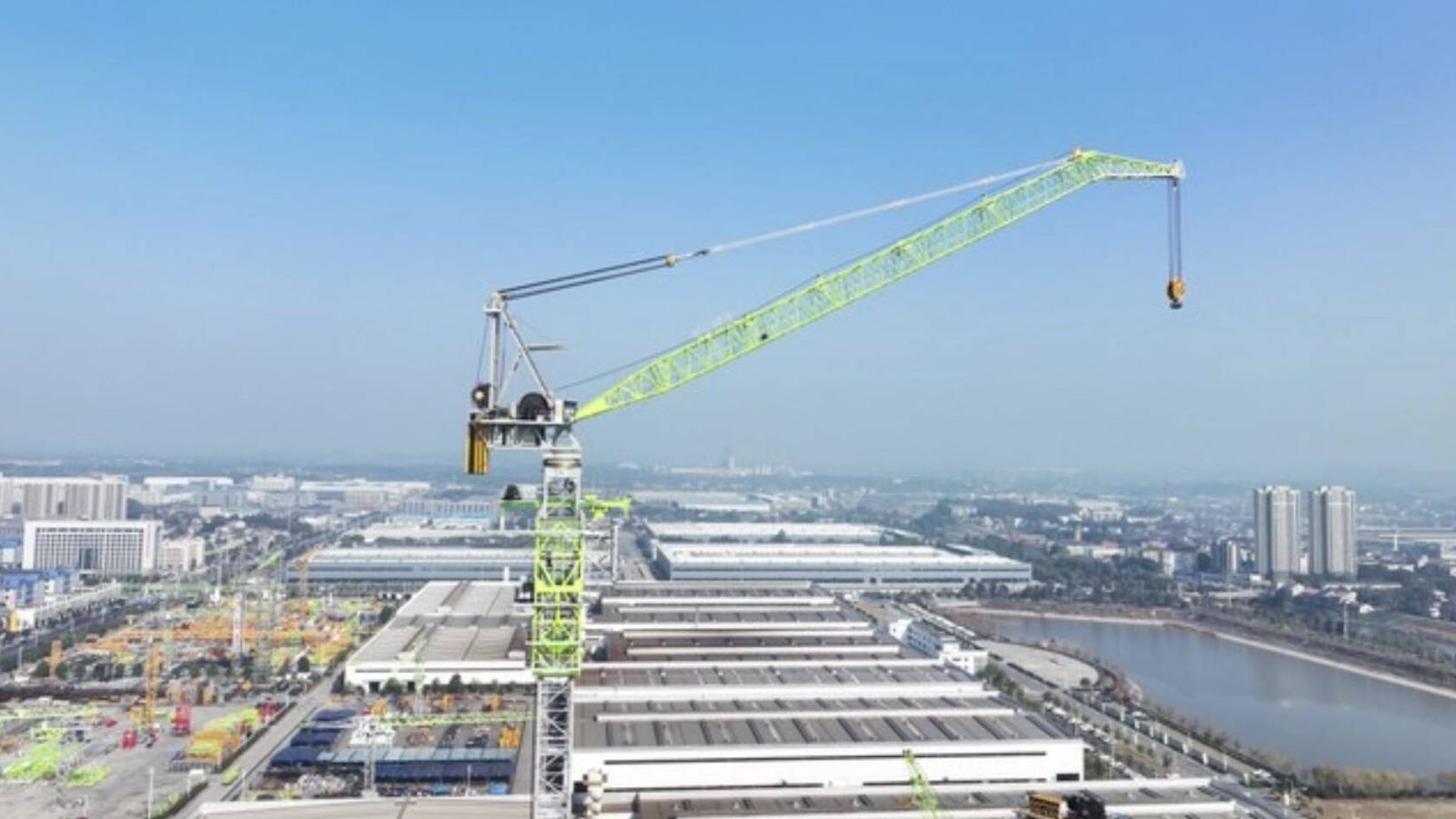 Zoomlion lança guindaste de 240 metros para turbinas eólicas gigantes