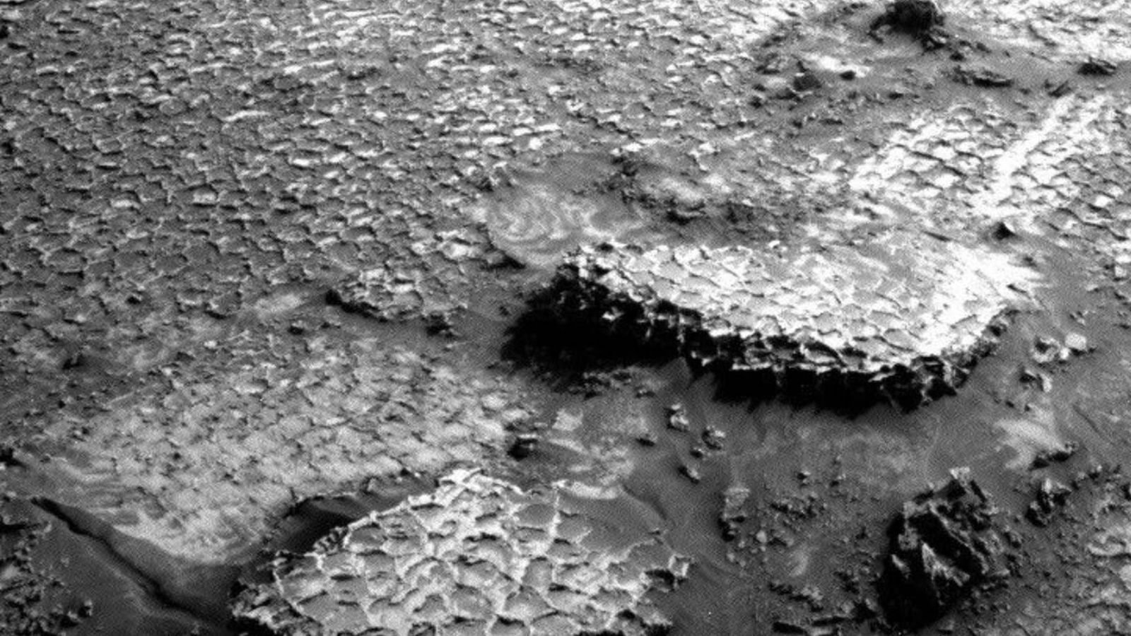 Curiosity revela complexidade geológica oculta em llanura de Marte
