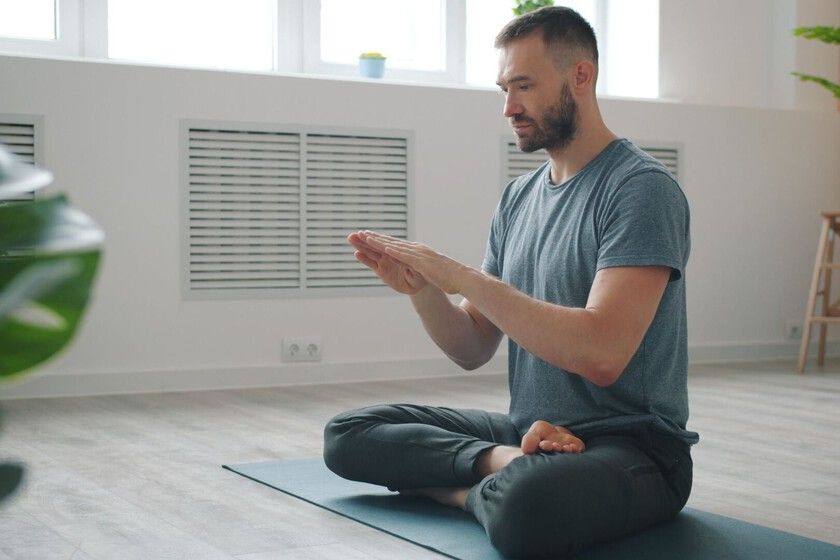 Meditação em microdose: a ciência valida o 'hack' matinal