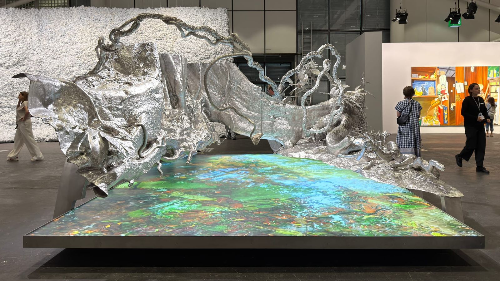 Art Basel troca o espetáculo pela curadoria de nicho em mercado incerto