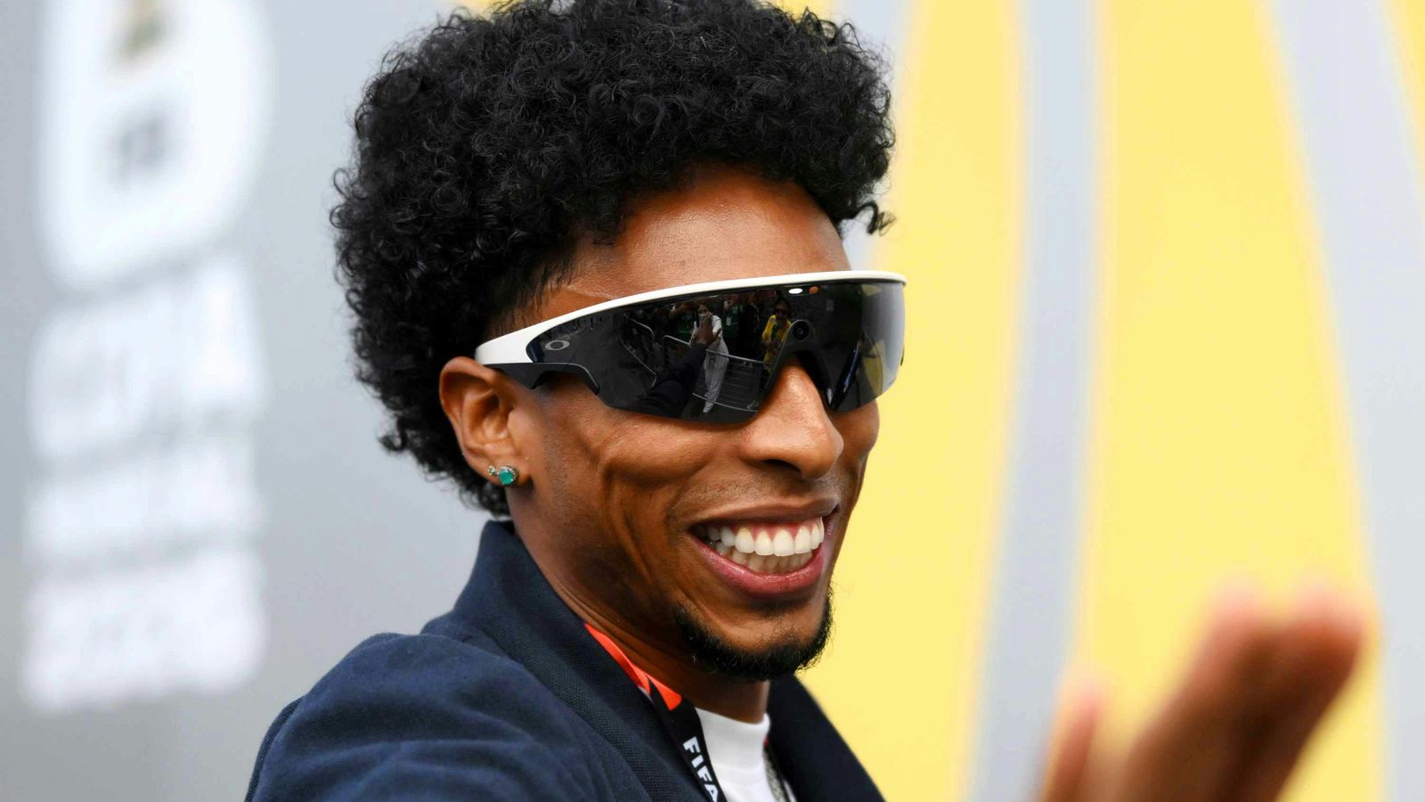 Oakley transforma óculos em arte secreta para a Copa do Mundo 2026