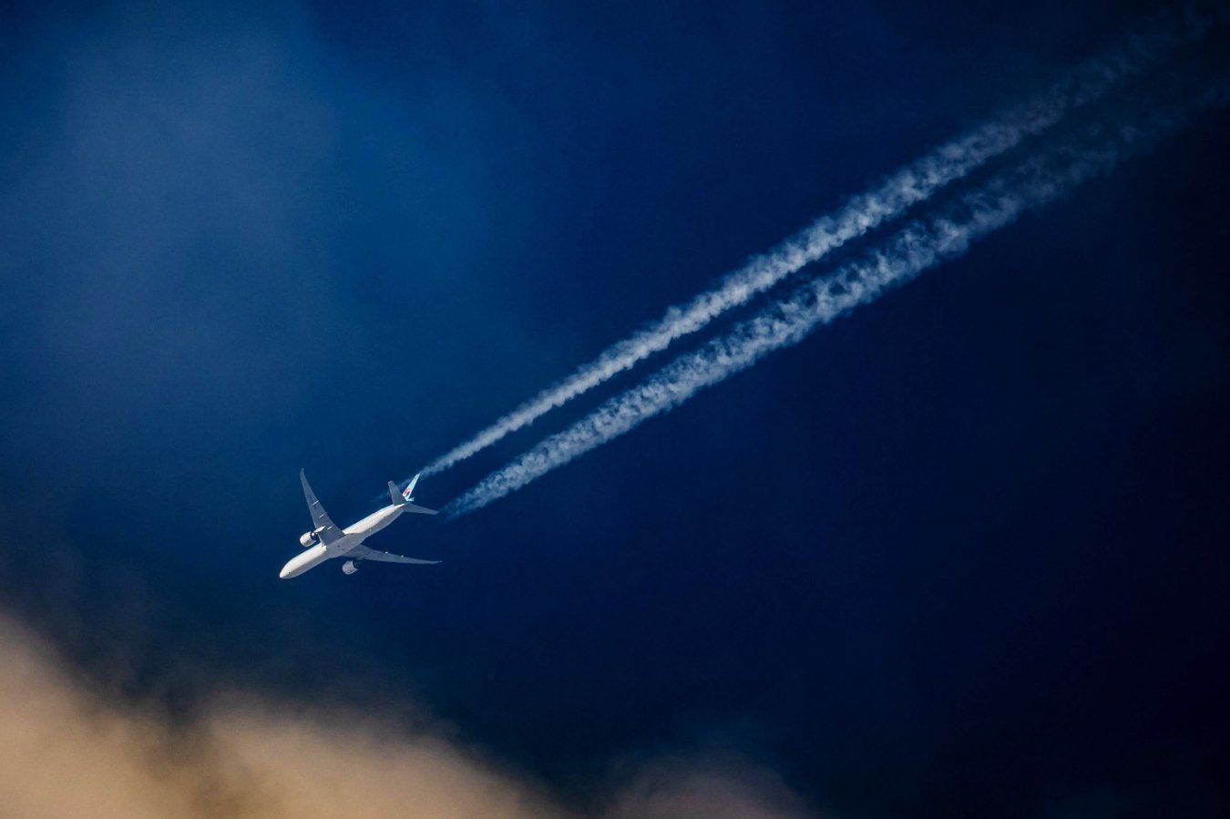 Aviação muda de rota para apagar seu rastro climático