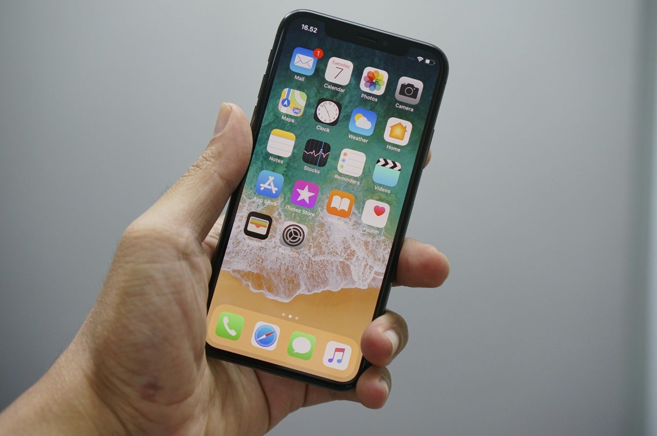 Navio com iPhones afunda no Estreito de Ormuz após mina