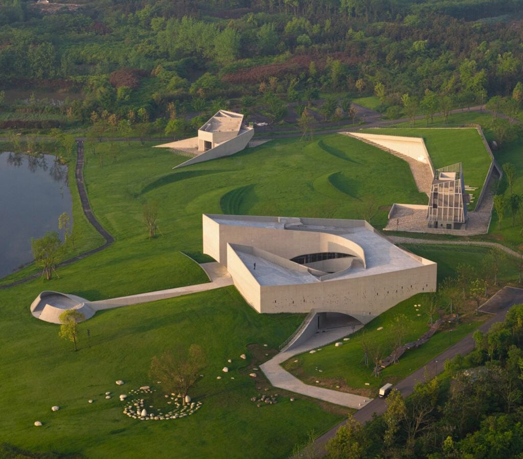 Zi Museum: Arquitetura chinesa se funde à paisagem em Xianning