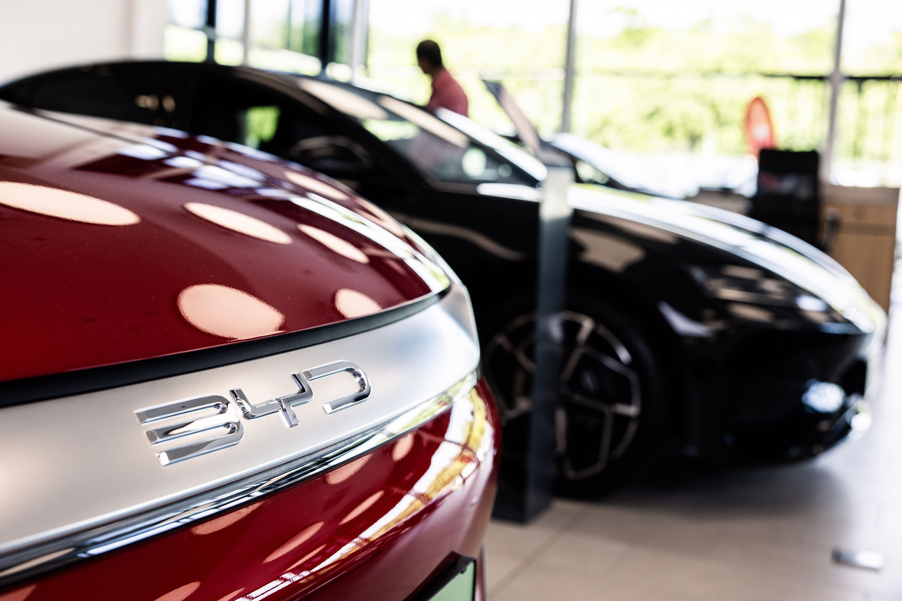 BYD investe US$ 2 bilhões em rede de carregadores ultrarrápidos na Europa