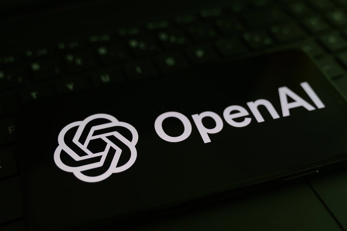 A conversa agora é patrocinada: OpenAI testa anúncios no ChatGPT