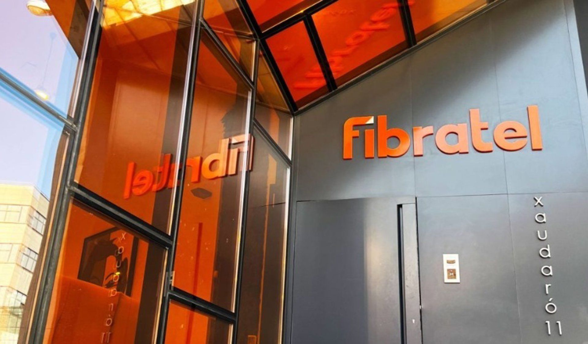 Fibratel funde unidades para blindar redes desde a concepção