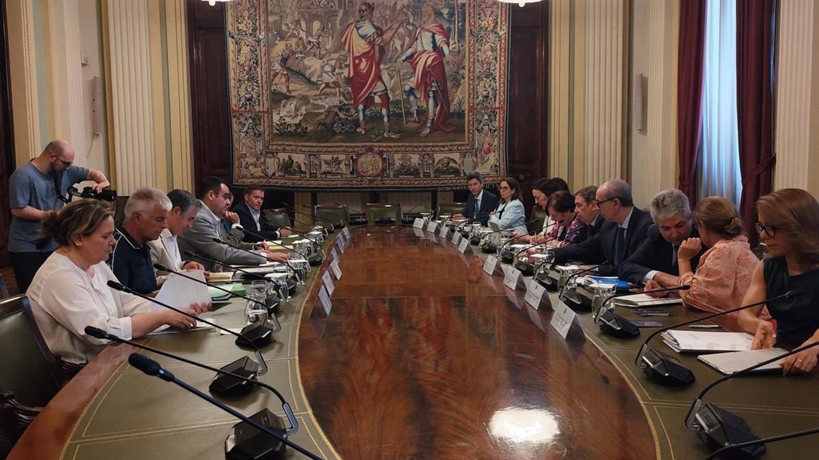 Unión de Uniones pressiona Planas por proteção ao agricultor profissional na PAC