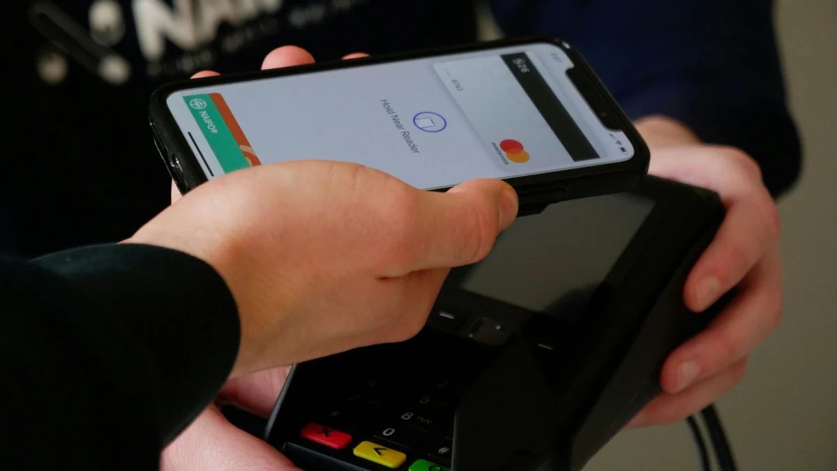 Apple Pay e Google Wallet: a segurança que o plástico não tem
