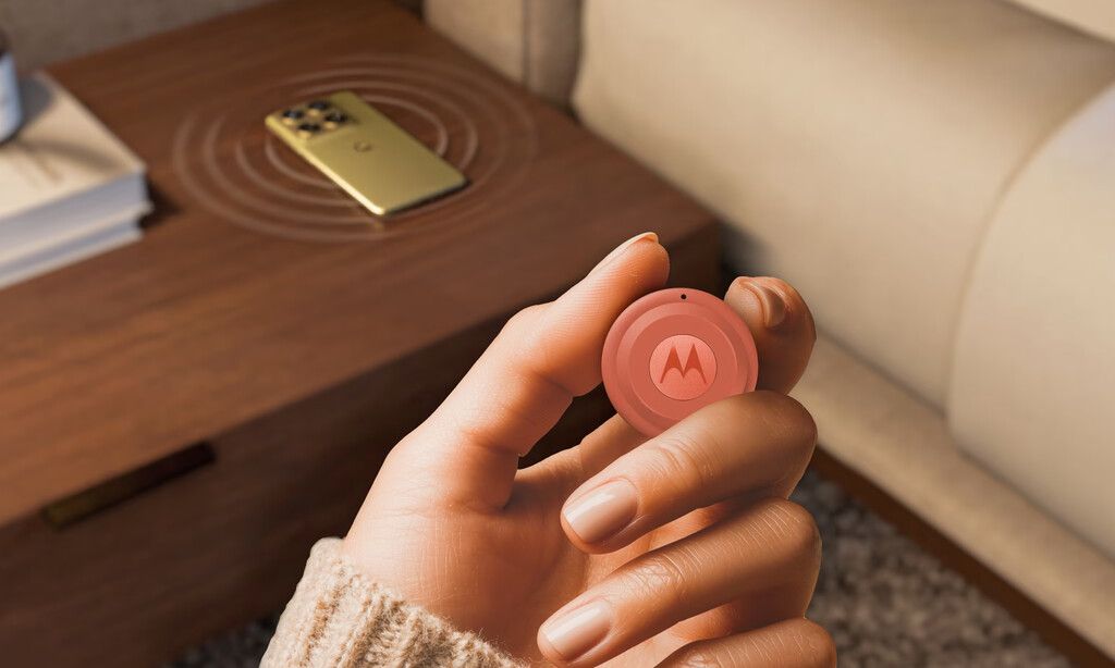 Motorola desafia Apple com novo rastreador compatível com toda a rede Android
