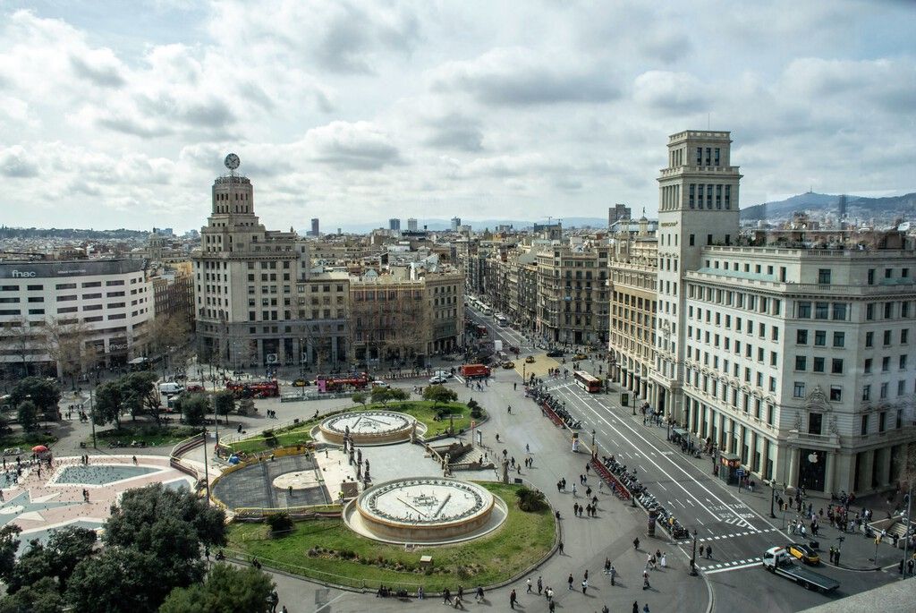 Barcelona corta luz de acampados por moradia em meio a polêmica