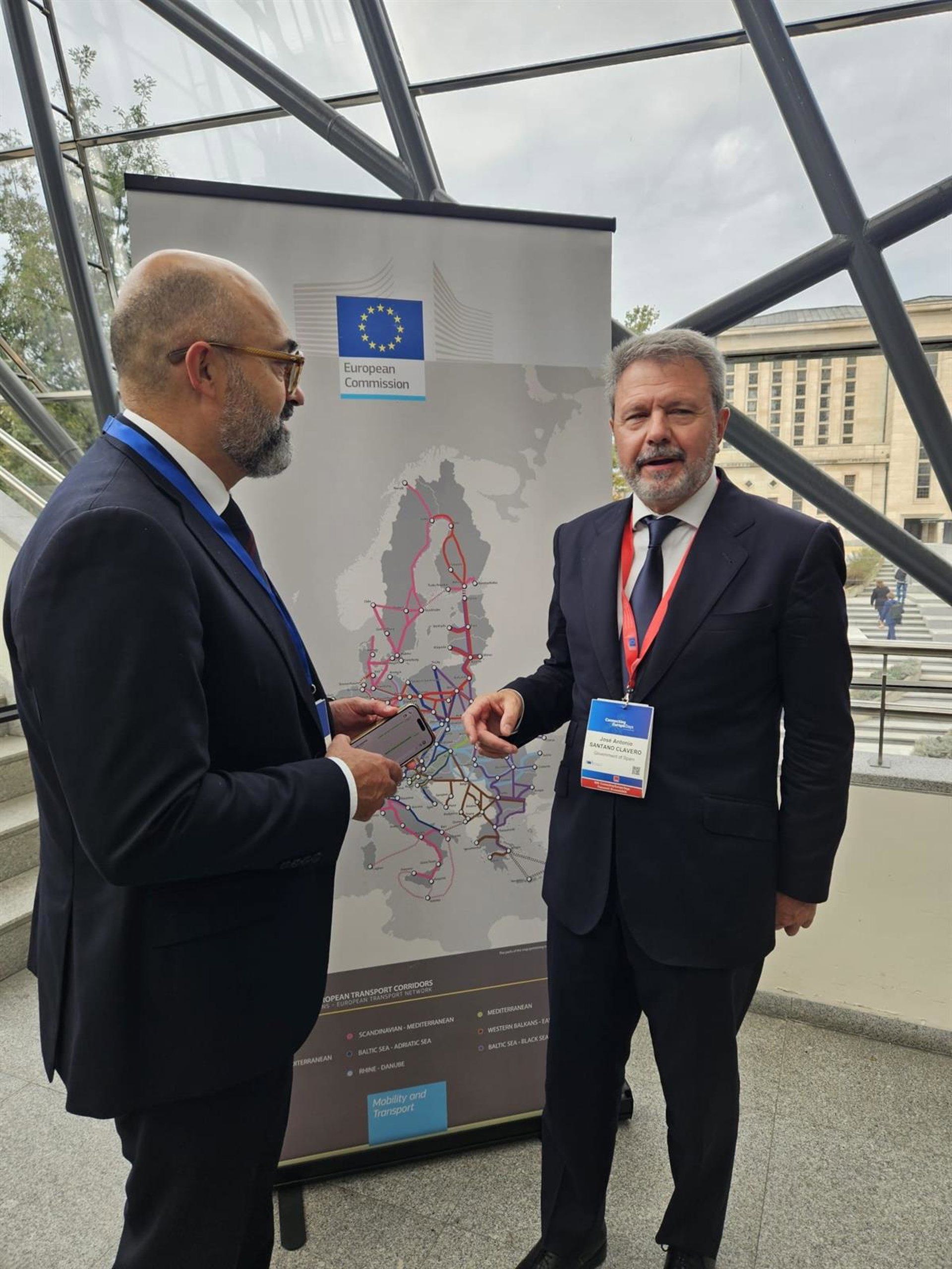 Santano debate conectividade e transporte sustentável com líderes europeus